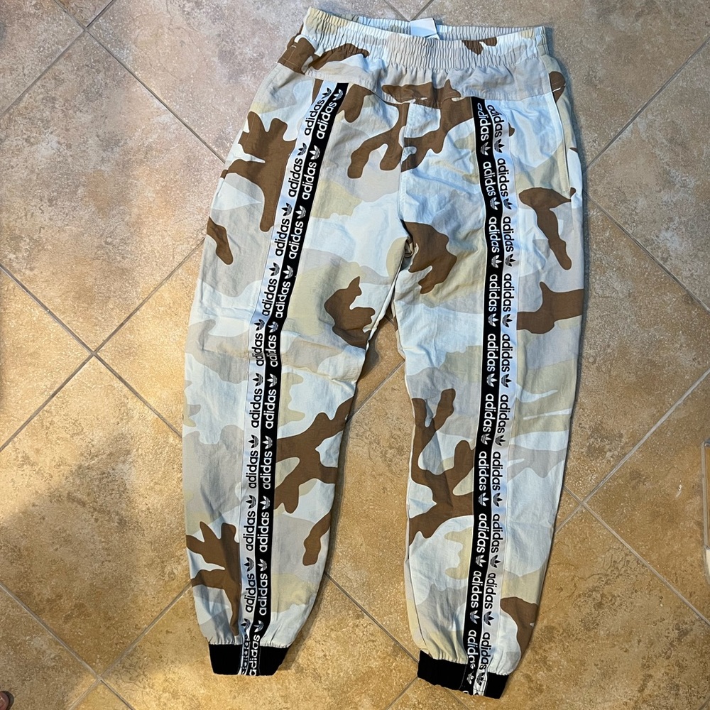Adidas bomber Camo pants